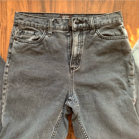 BDG High Rise Mom Jeans | Size 26 - Picture 4 of 5
